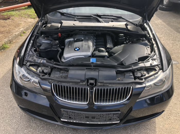 Prodám náhradní díly z BMW e91 325i 160kw manuál najeto 148t